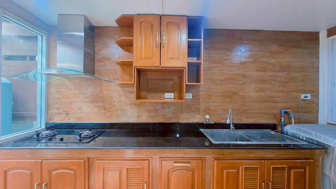 ขาย/ให้เช่า ทาวน์โฮม 2 ชั้น หมู่บ้านเดอะคัลเลอร์ เลชเชอร์ บางนา จังหวัดสมุทรปราการ