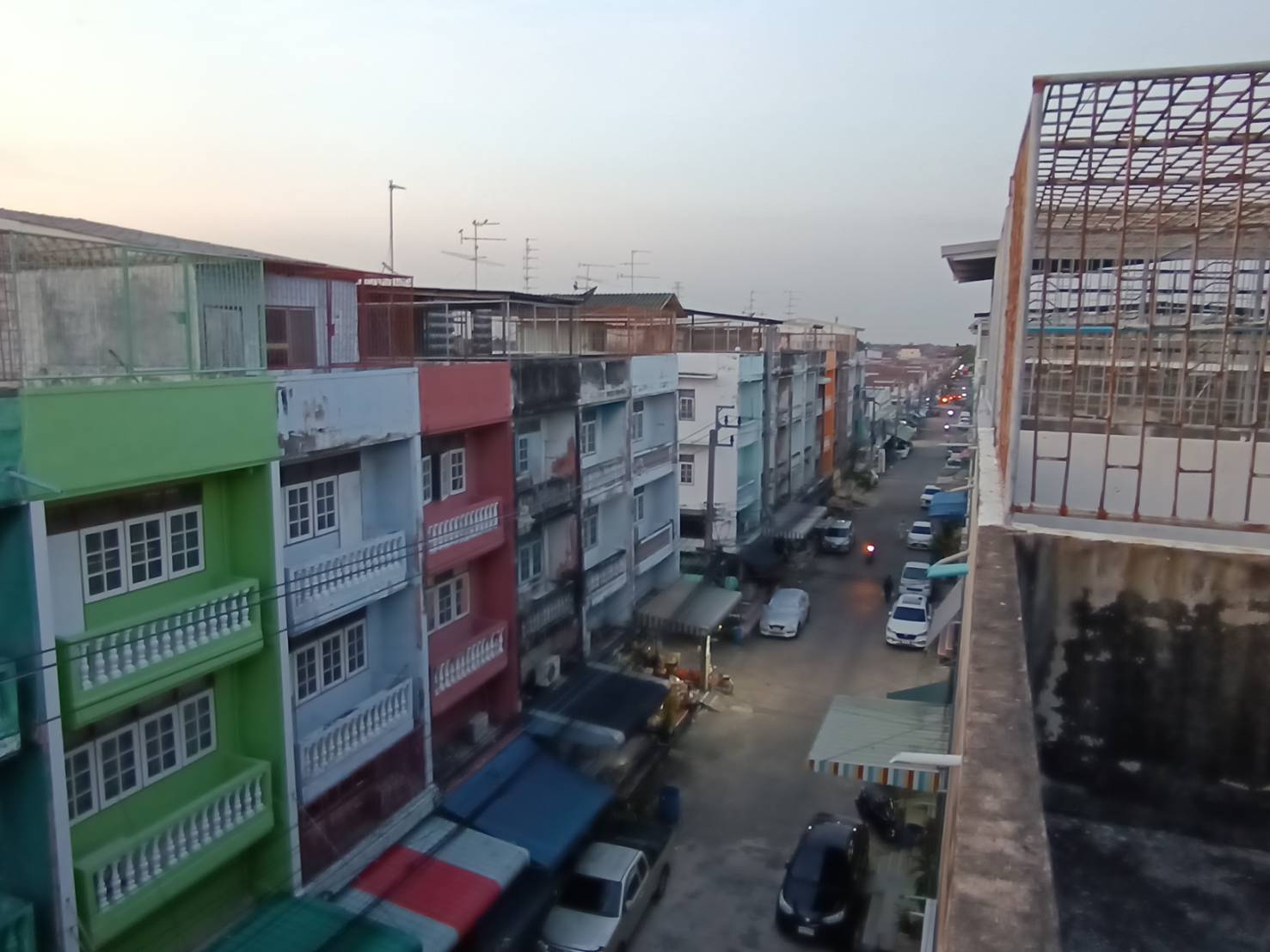 ขายอาคารพาณิชย์ 3.5 ชั้น พุทธมณฑลสาย2 ซอยเพชรเกษม92/1 ใกล้เดอะมอลล์บางแค