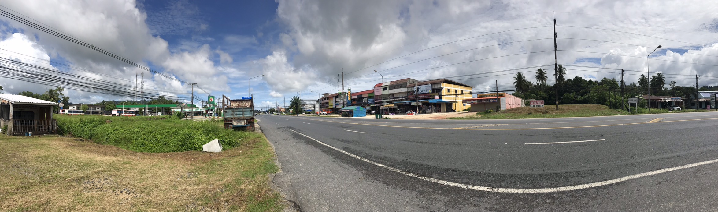 ขายที่ดินทำเลศักยภาพ ใจกลางเมืองตะกั่วป่า ติดถนนเพชรเกษม (4 เลน)