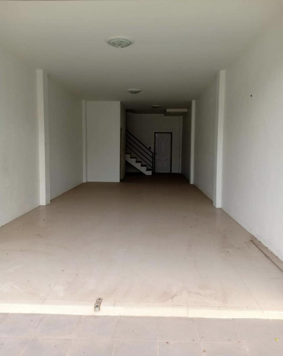 ขายอาคารพาณิชย์ใหม่ 3 ชั้น ทำเลดี ติดถนนเส้นสุวรรณสร 33 จังหวัดปราจีนบุรี