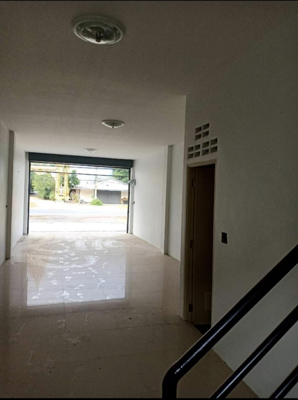 ขายอาคารพาณิชย์ใหม่ 3 ชั้น ทำเลดี ติดถนนเส้นสุวรรณสร 33 จังหวัดปราจีนบุรี