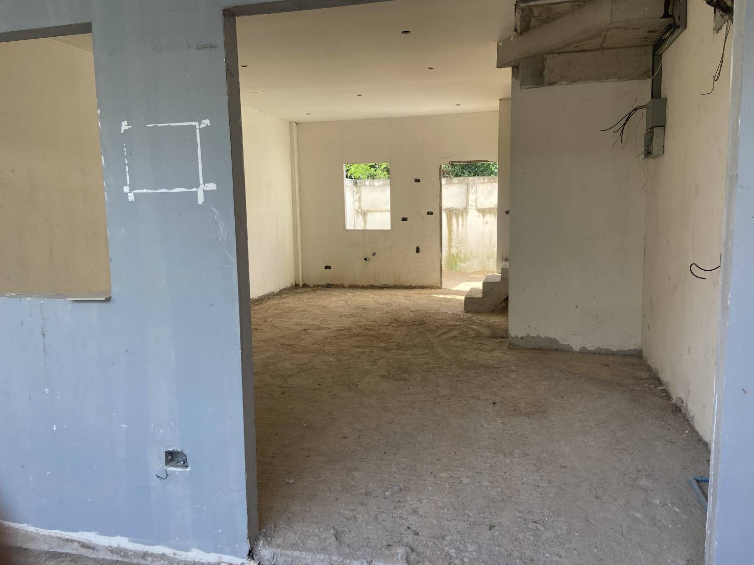 ขายทาวน์เฮ้าส์ 2 ชั้น (ขายตามสภาพ) ทำเลดี หมู่บ้านนคราศิริ ซอยทุ่งกลม-ตาลหมัน19 จังหวัดชลบุรี