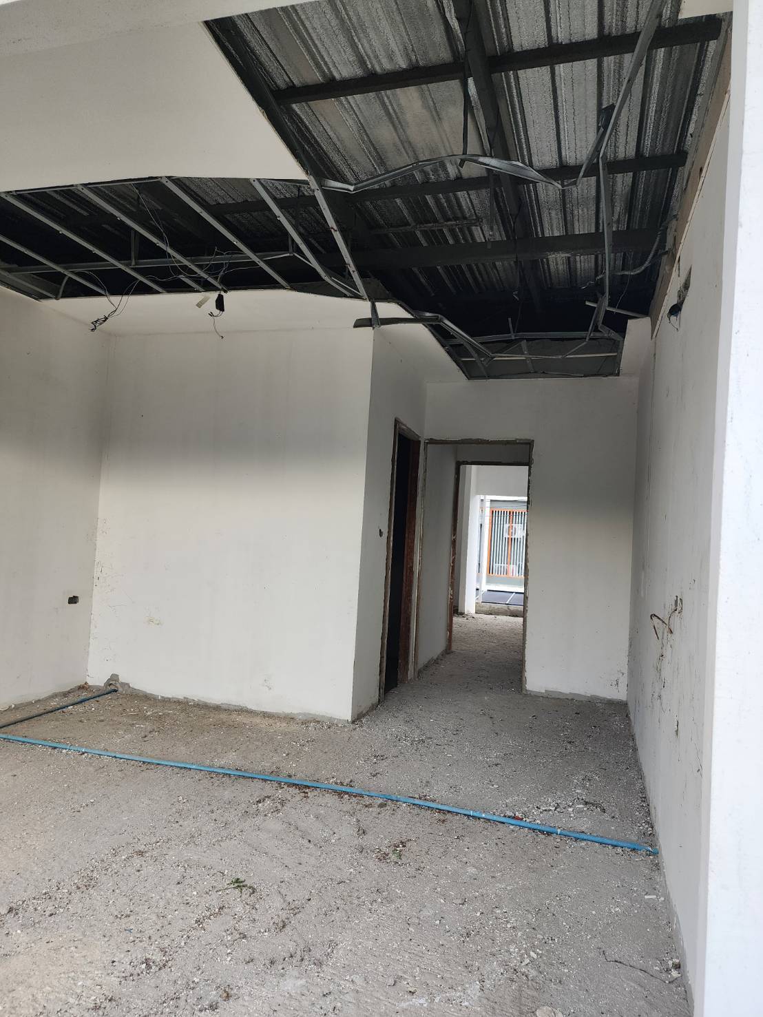 ขายทาวน์เฮ้าส์ 2 ชั้น (ขายตามสภาพ) หมู่บ้านนคราศิริ ซอยทุ่งกลม-ตาลหมัน19 จังหวัดชลบุรี