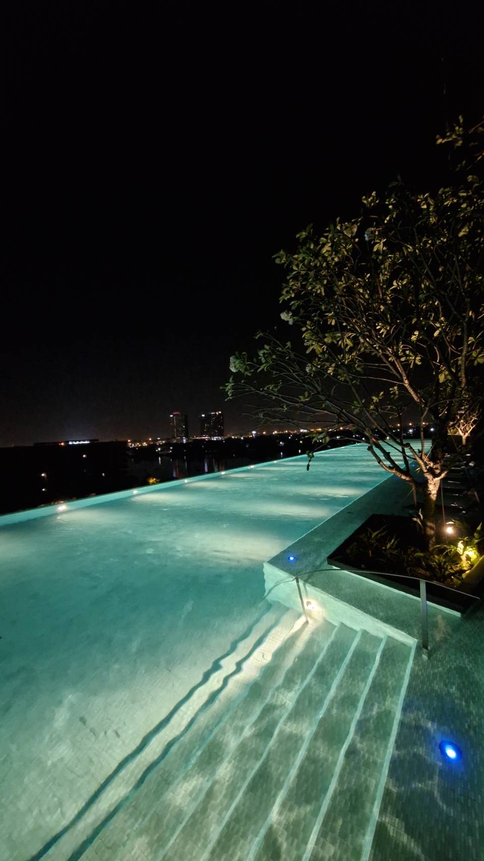 ขายคอนโด The Politan Aqua วิวโค้งแม่น้ำเจ้าพระยา ใกล้ MRT สะพานพระนั่งเกล้า