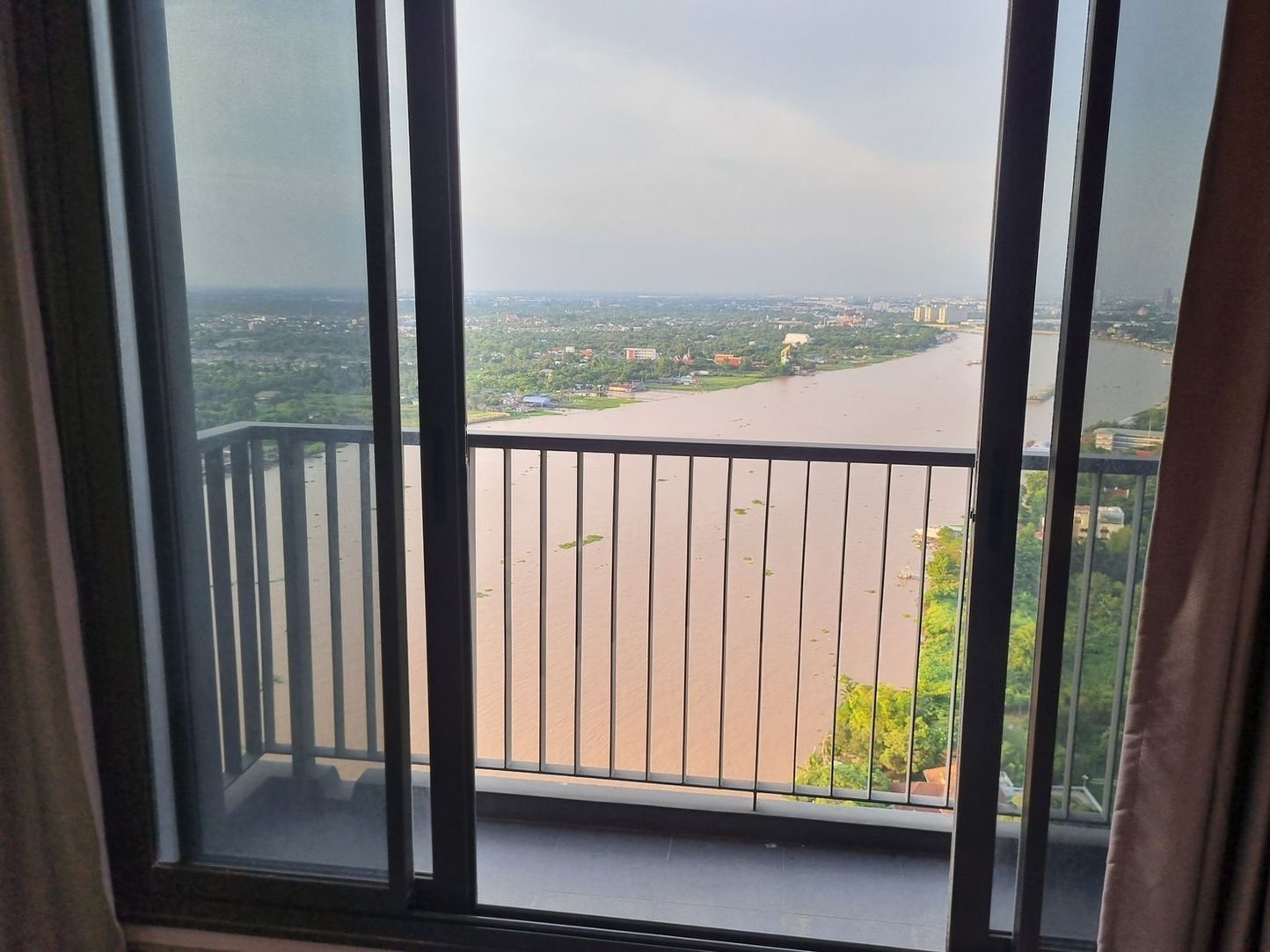 ขายคอนโด The Politan Aqua วิวโค้งแม่น้ำเจ้าพระยา ใกล้ MRT สะพานพระนั่งเกล้า