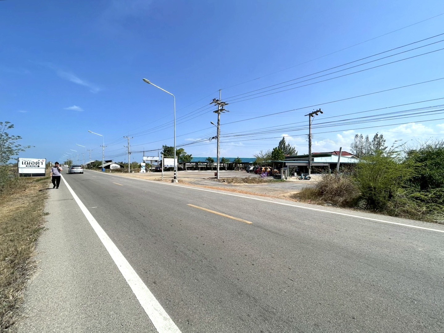 ขายที่ดินพร้อมบ้านพัก ทำเลศักยภาพสูง วิวนาเกลือสวย จ.เพชรบุรี