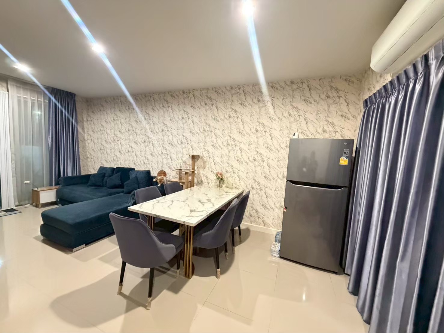 ขายทาวน์โฮม 3 ชั้น โครงการ Flora Tiwanon ทำเลดี ติดถนนใหญ่ ใกล้ MRT จังหวัดนนทบุรี