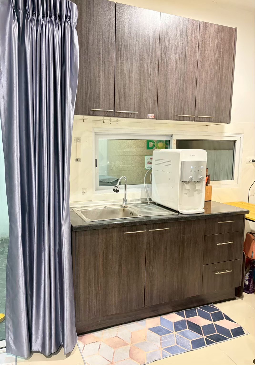 ขายทาวน์โฮม 3 ชั้น โครงการ Flora Tiwanon ทำเลดี ติดถนนใหญ่ ใกล้ MRT จังหวัดนนทบุรี