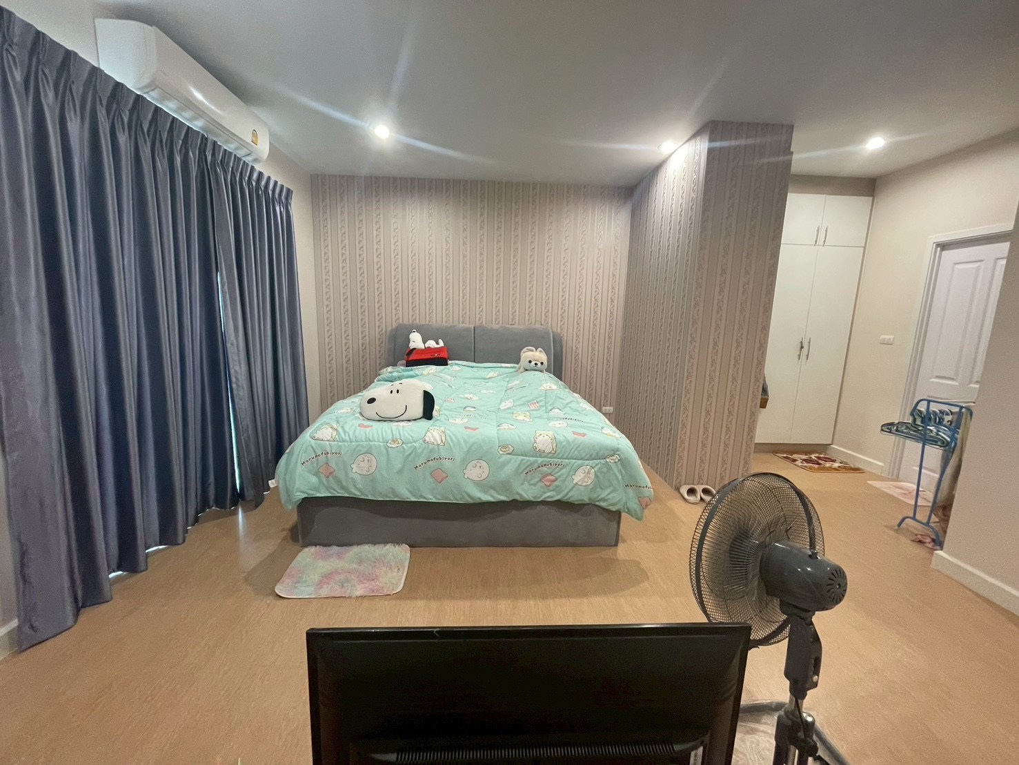 ขายทาวน์โฮม 3 ชั้น โครงการ Flora Tiwanon ทำเลดี ติดถนนใหญ่ ใกล้ MRT จังหวัดนนทบุรี