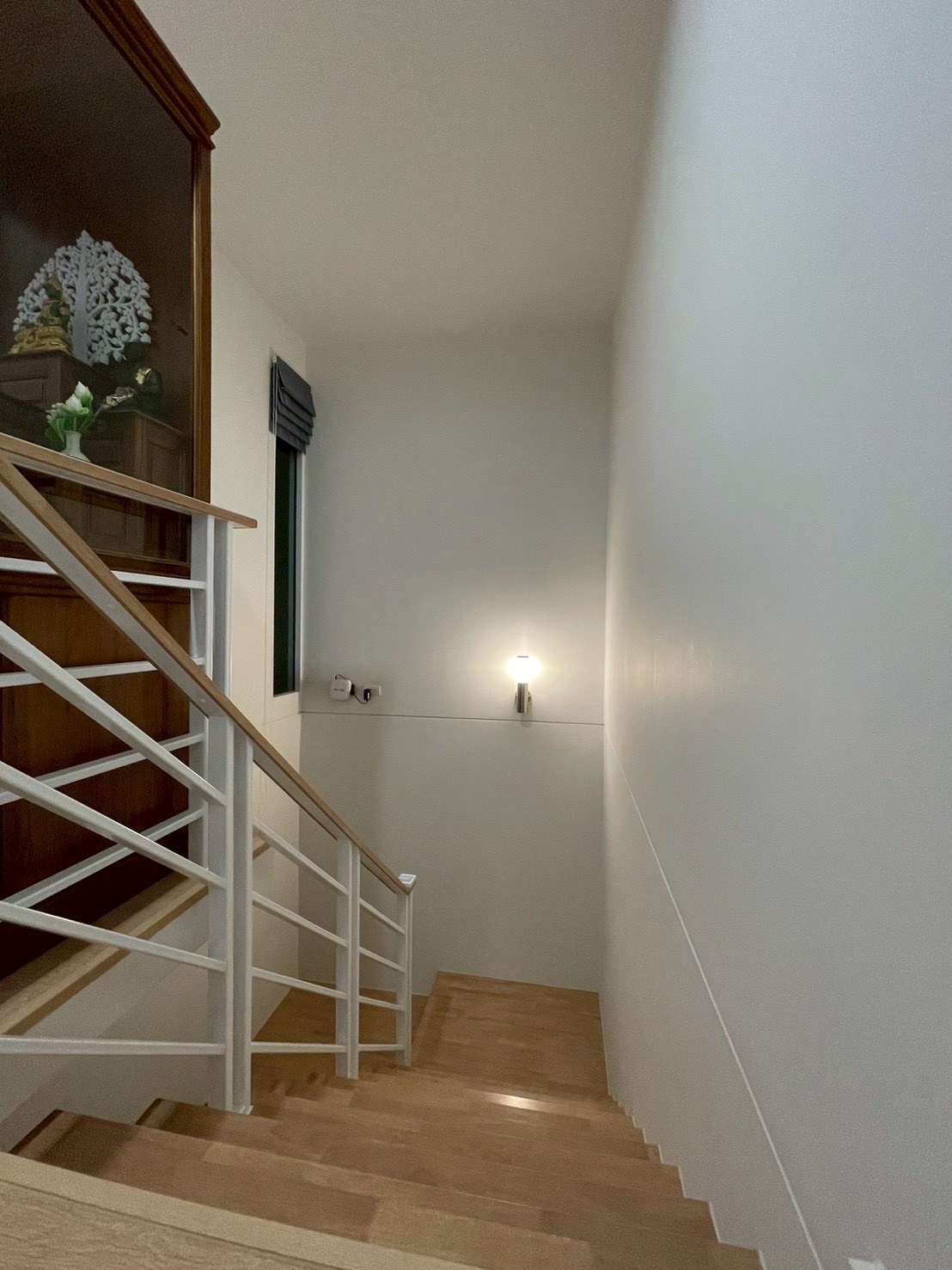 ขายทาวน์โฮม 3 ชั้น โครงการ Flora Tiwanon ทำเลดี ติดถนนใหญ่ ใกล้ MRT จังหวัดนนทบุรี