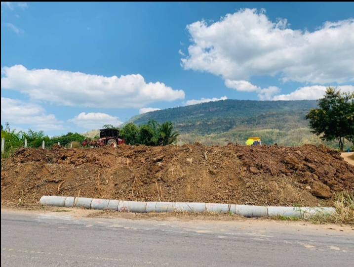 ขายที่ดินเปล่า วิวภูเขาและ ติดอ่างเก็บน้ำธรรมชาติ  ติดถนน 2 ด้าน ทำเลดี อำเภอหนองบัวแดง จังหวัดชัยภูมิ