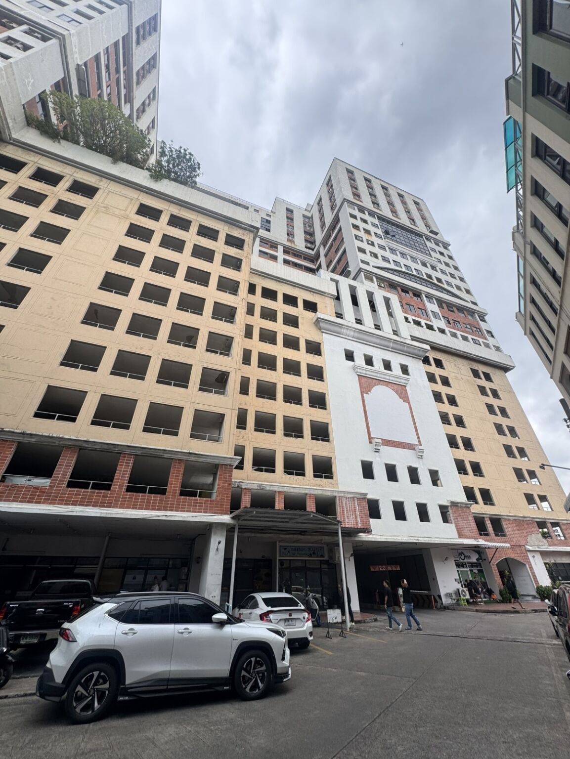 ขายคอนโด เดอะวินนิ่ง ทาวเวอร์ ปรีดีพนมยงค์ กรุงเทพ