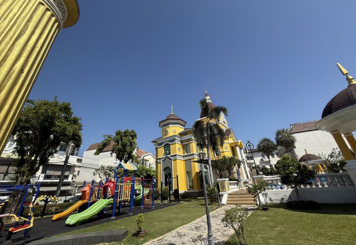 ขายทาวน์เฮ้าส์ 3 ชั้น โครงการบ้านกลางเมือง Swiss Town กรุงเทพมหานคร