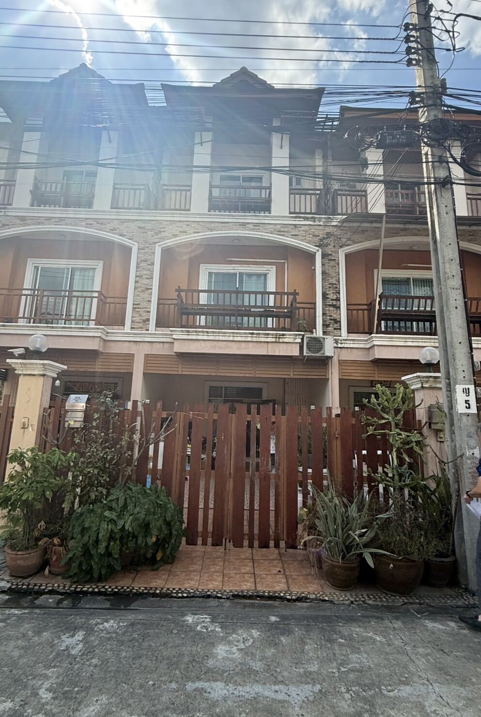 ขายทาวน์เฮ้าส์ 3 ชั้น โครงการนนทรีเพลส ทำเลดี  อำเภอเมืองนนทบุรี จังหวัดนนทบุรี