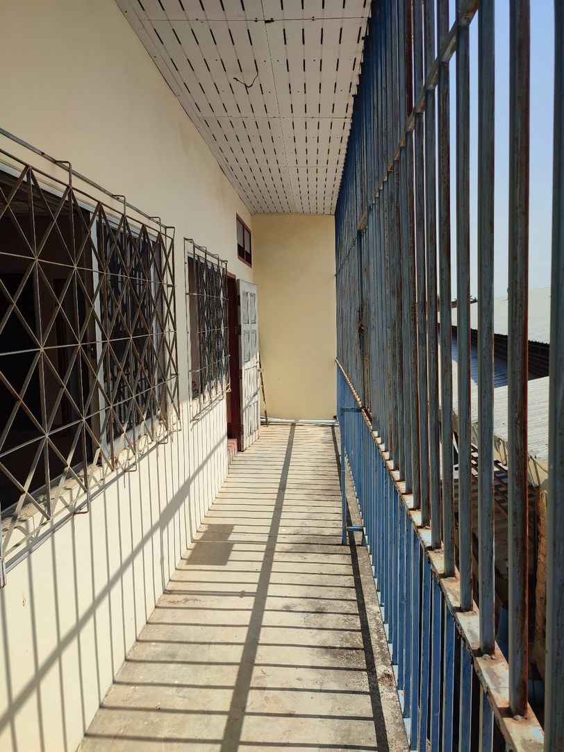 ลดราคาพิเศษ !! ขายตึกแถว 2 ชั้นครึ่ง 2 คูหา ทำเลทอง ใจกลาง อำเภอแม่สาย จังหวัดเชียงราย