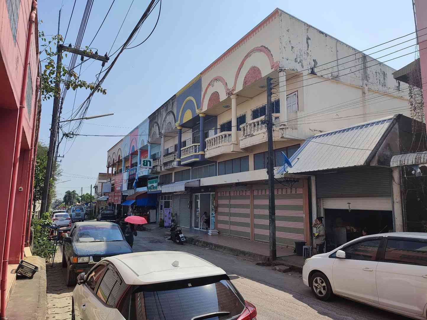 ลดราคาพิเศษ !! ขายตึกแถว 2 ชั้นครึ่ง 2 คูหา ทำเลทอง ใจกลาง อำเภอแม่สาย จังหวัดเชียงราย