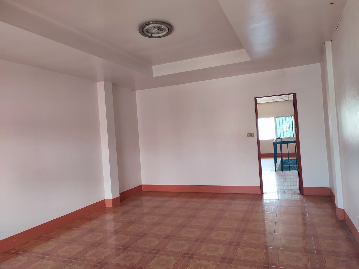 ลดราคาพิเศษ !! ขายตึกแถว 2 ชั้นครึ่ง 2 คูหา ทำเลทอง ใจกลาง อำเภอแม่สาย จังหวัดเชียงราย