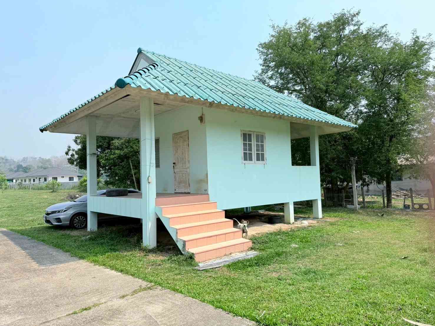 ขายบ้านพร้อมที่ดินแปลงสวย ทำเลทอง ติดถนนใหญ่ จังหวัดเชียงราย