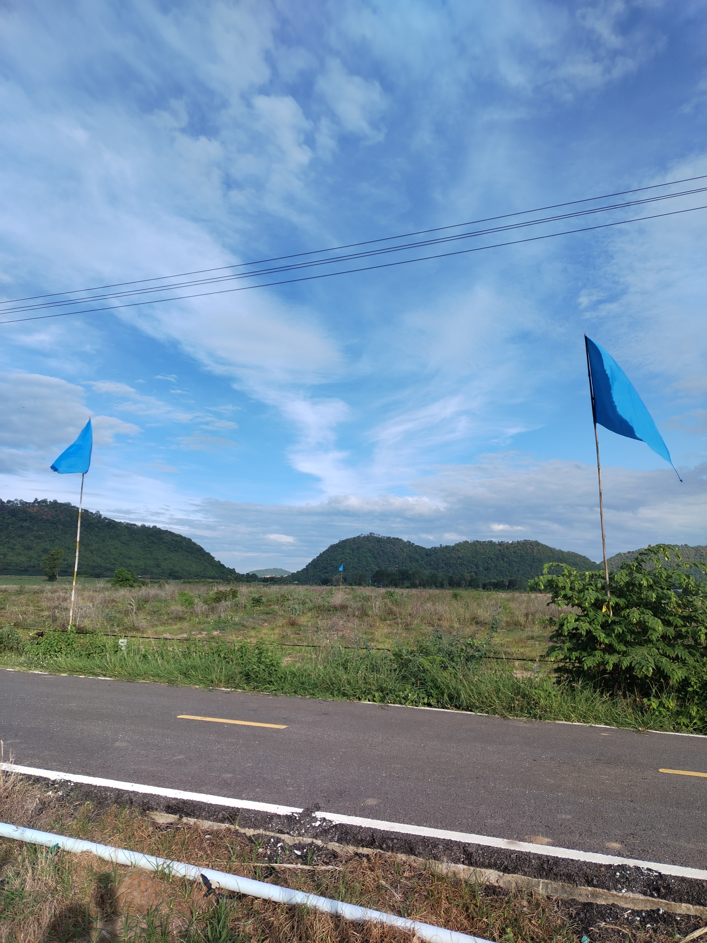 ราคาถู๊กถูกสุดๆ ที่ดินทำเลทอง โฉนดครุฑแดง เชิงเขา ติดห้วย น้ำไฟพร้อม ถนนลาดยาง อ.ท่าม่วง จ.กาญจนบุรี 60ไร่+ เพียงไร่ละ190,000