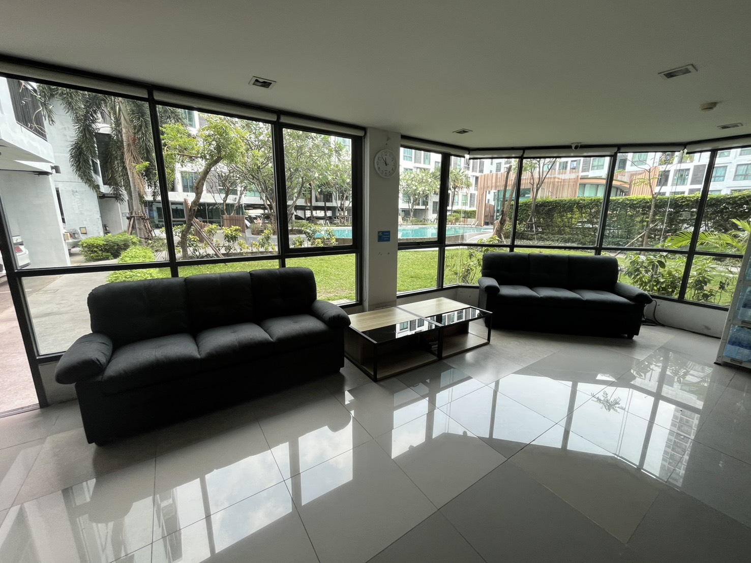 ขายด่วน! Living Nest รามคำแหง 25 ตรม. อยู่เอง สภาพดีมาก ใกล้เดอะมอลล์บางกะปิ และ MRT 2 สาย ต่อรองได้