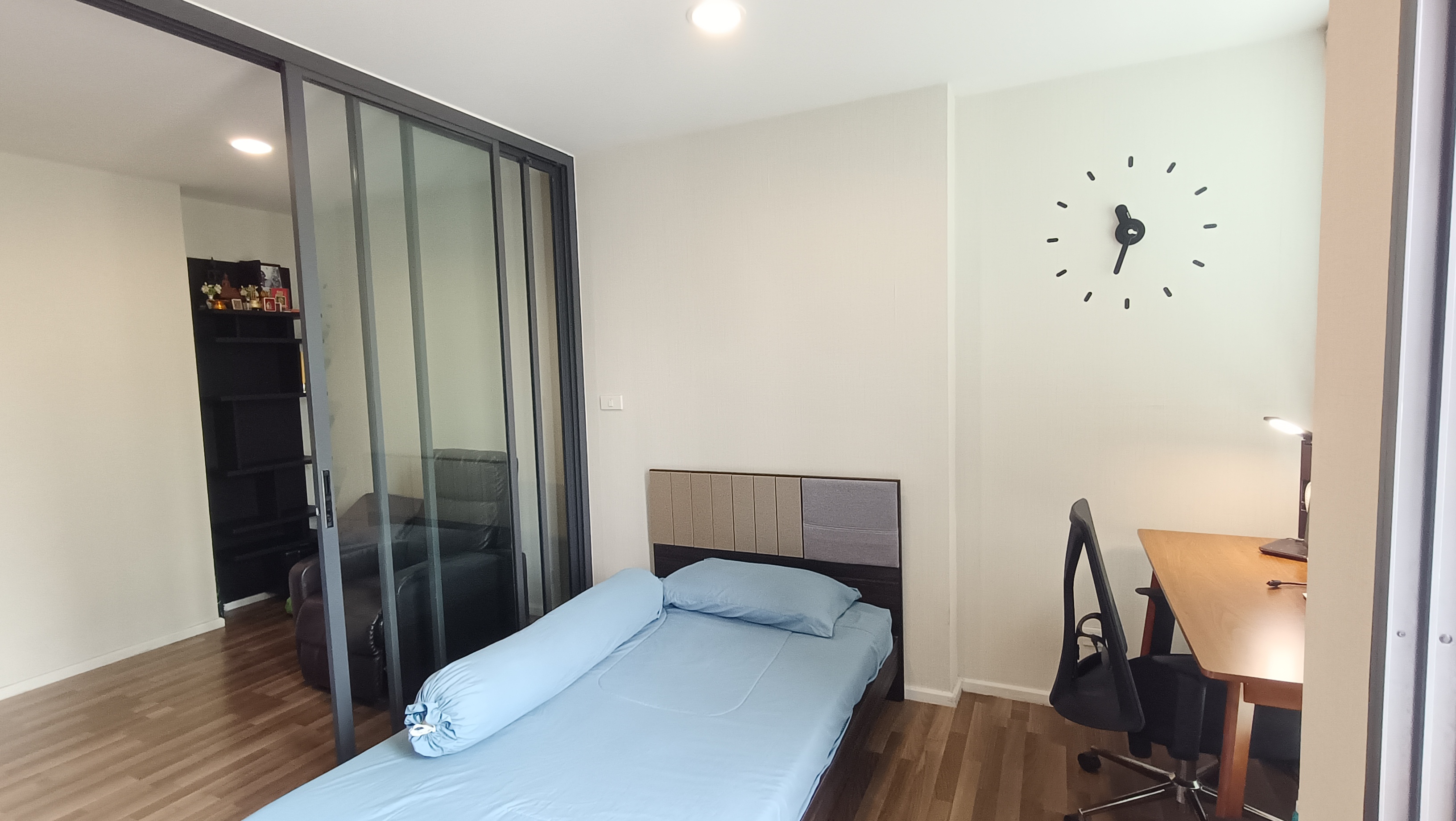 ขายด่วน! Living Nest รามคำแหง 25 ตรม. อยู่เอง สภาพดีมาก ใกล้เดอะมอลล์บางกะปิ และ MRT 2 สาย ต่อรองได้