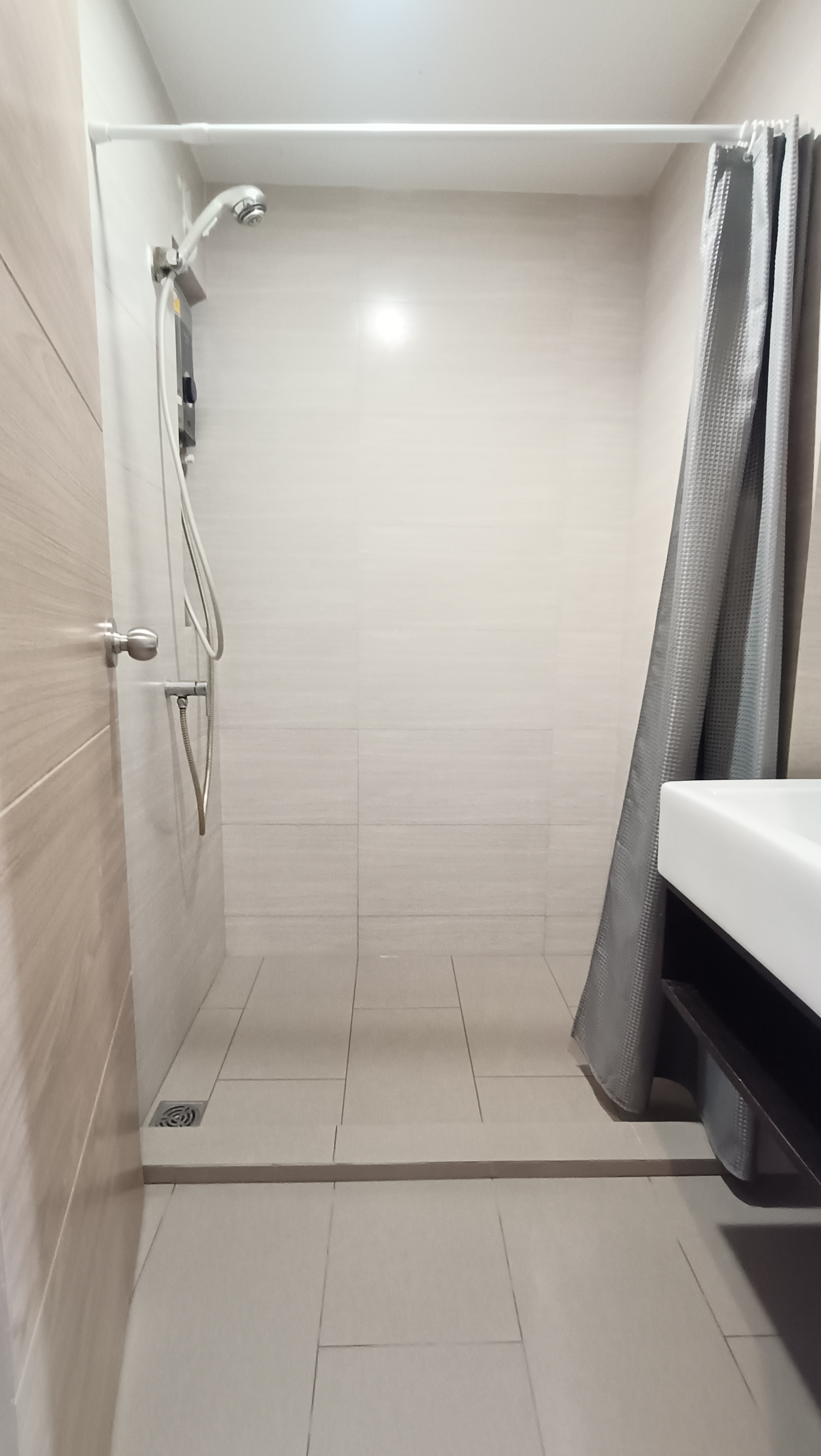 ขายด่วน! Living Nest รามคำแหง 25 ตรม. อยู่เอง สภาพดีมาก ใกล้เดอะมอลล์บางกะปิ และ MRT 2 สาย ต่อรองได้