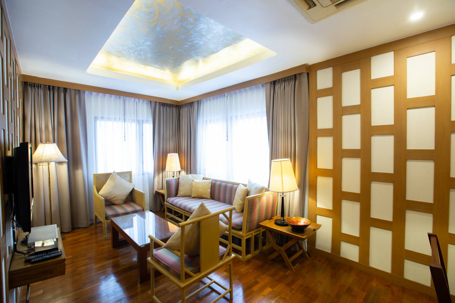 ห้องพักให้เช่ารายเดือน ราคาสุดพิเศษ ฟรีทำความสะอาดห้องอาทิตย์ละ 2 ครั้ง, ผ้าเช็ดตัวจะเปลี่ยนครั้งละ 2 ผืน ตอนทำห้อง ถ้าขอเพิ่มมีค่าใช้จ่าย, ราคานี้รวมค่าน้ำ ค่าไฟค่า WiFi เรียบร้อยแล้ว