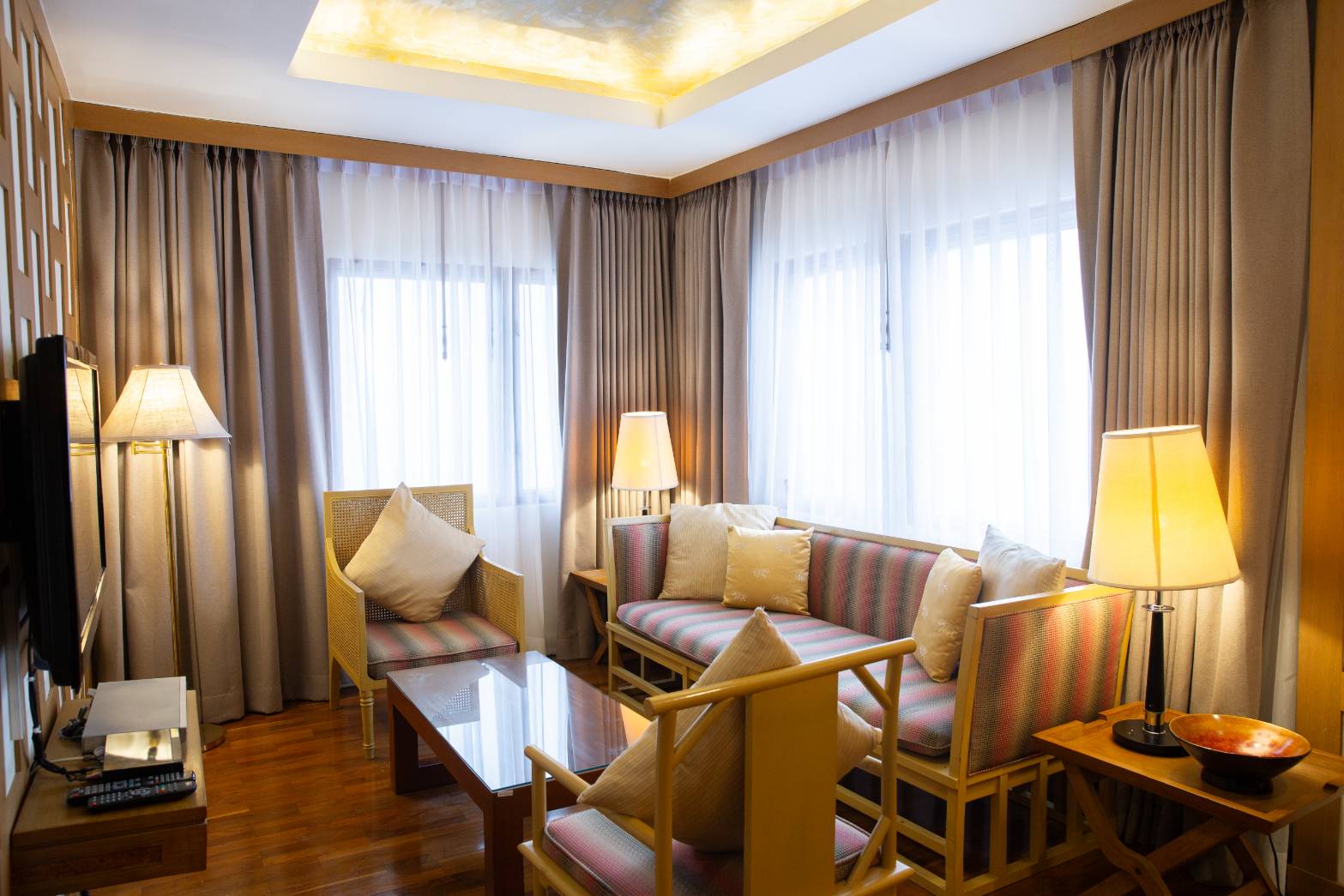 ห้องพักให้เช่ารายเดือน ราคาสุดพิเศษ ฟรีทำความสะอาดห้องอาทิตย์ละ 2 ครั้ง, ผ้าเช็ดตัวจะเปลี่ยนครั้งละ 2 ผืน ตอนทำห้อง ถ้าขอเพิ่มมีค่าใช้จ่าย, ราคานี้รวมค่าน้ำ ค่าไฟค่า WiFi เรียบร้อยแล้ว