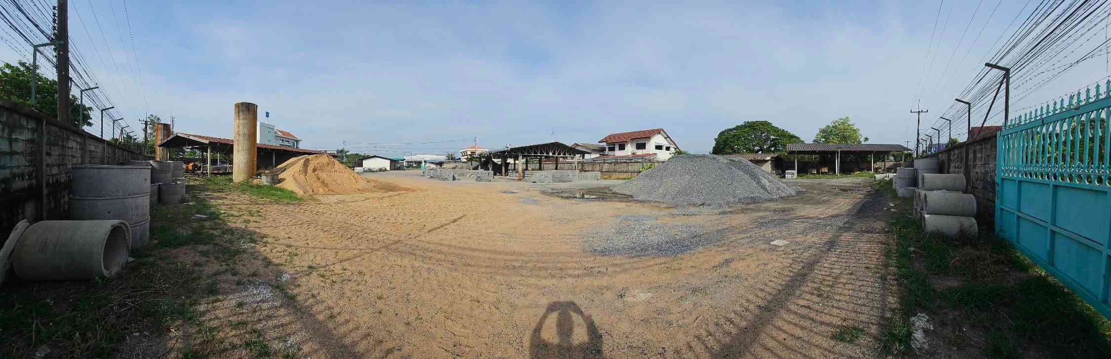 ขายที่ดินพร้อมบ้าน ใจกลางเมืองยโสธร ทำเลทอง ติดถนนแจ้งสนิท ใกล้โลตัส ยโสธร ศักยภาพลงทุนสูง!