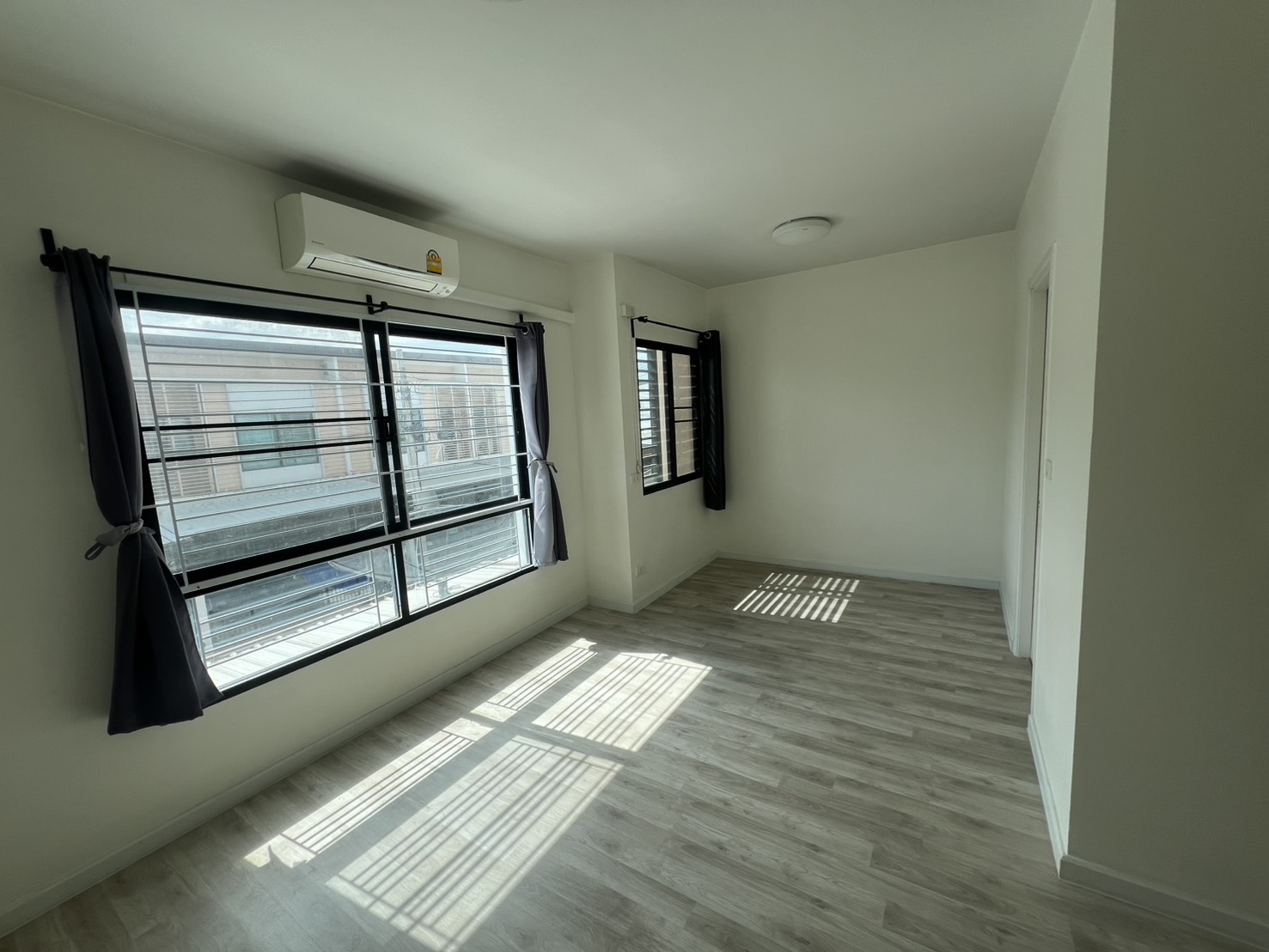 ขายทาวน์เฮาส์ 2ชั้น หมู่บ้านพฤกษาไลท์ ล็อก สุขุมวิท–เทพารักษ์ สมุทรปราการ