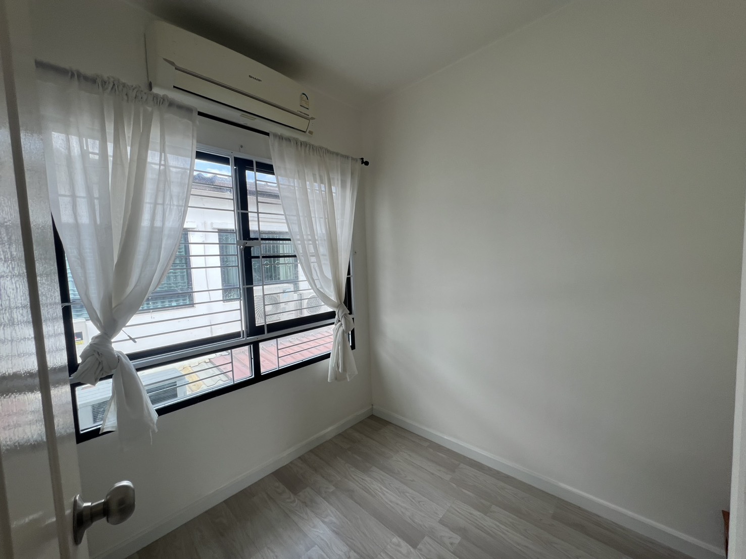 ขายทาวน์เฮาส์ 2ชั้น หมู่บ้านพฤกษาไลท์ ล็อก สุขุมวิท–เทพารักษ์ สมุทรปราการ