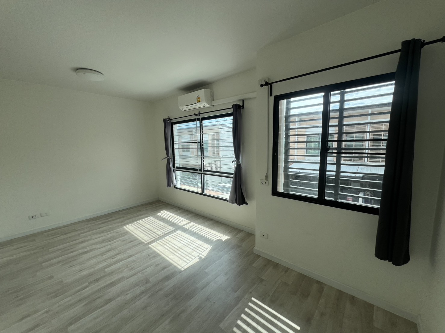 ขายทาวน์เฮาส์ 2ชั้น หมู่บ้านพฤกษาไลท์ ล็อก สุขุมวิท–เทพารักษ์ สมุทรปราการ