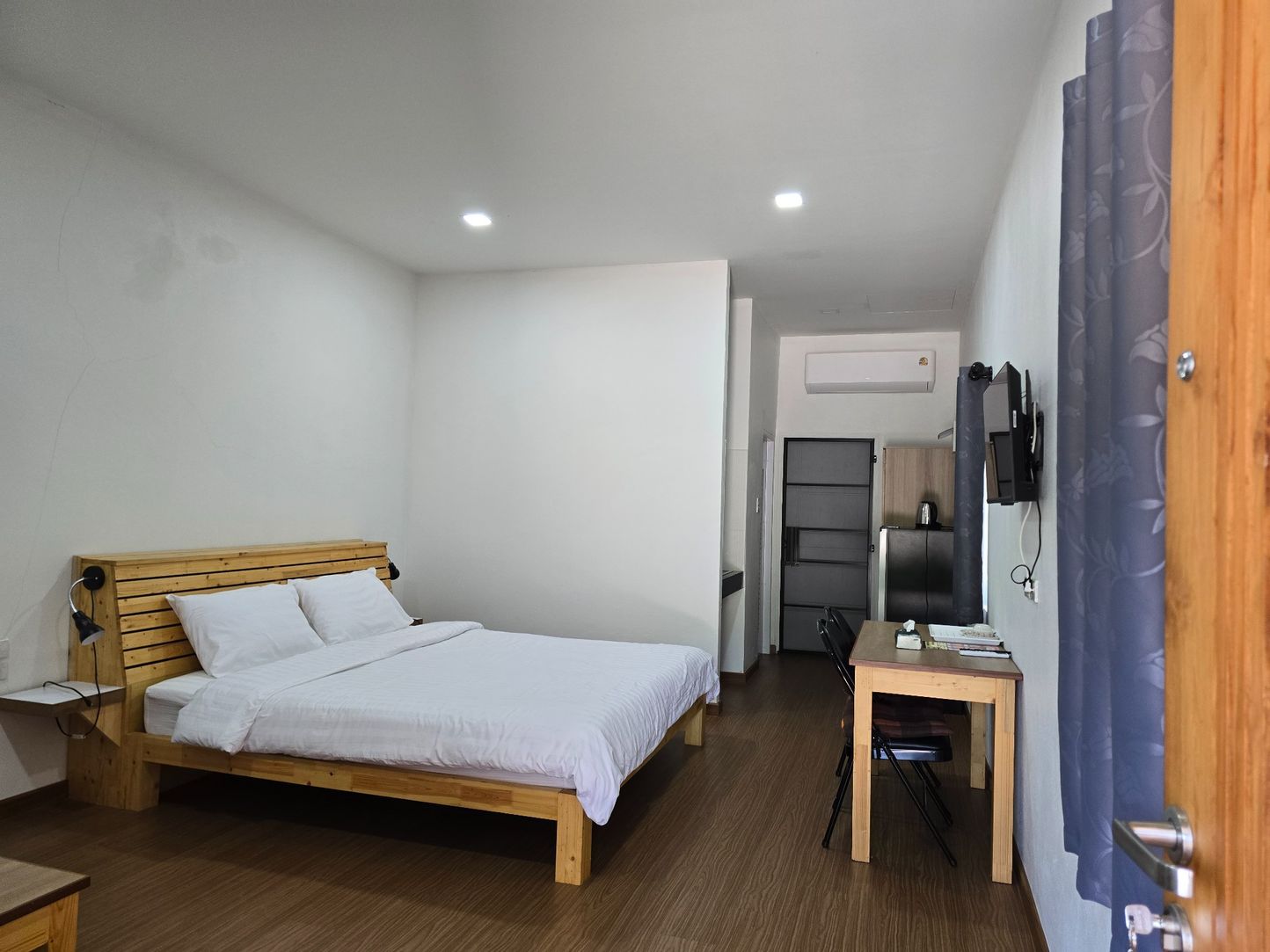 ขายเกสต์เฮาส์พร้อมร้านกาแฟ บรรยากาศบ้านสวน ทำเลดี ติดถนนใหญ่ อ.เสริมงาม จ.ลำปาง 