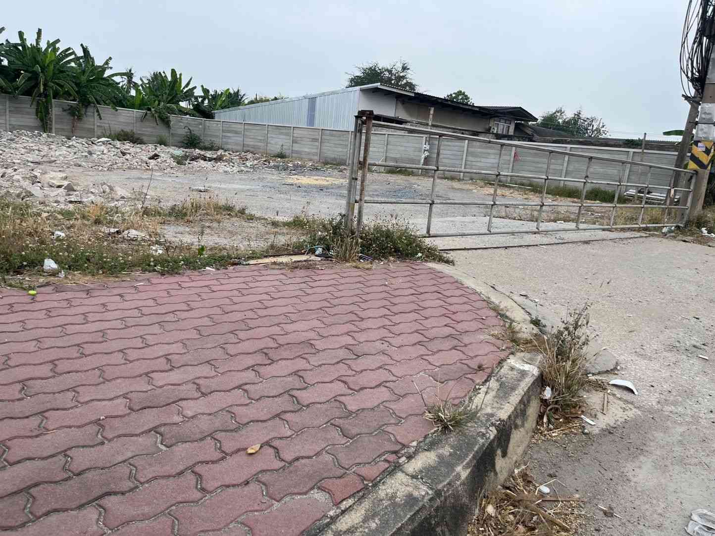 ให้เช่าที่ดินเปล่า ทำเลดี ติดถนนเพชรเกษม ตรงข้ามโลตัสสามพราน จังหวัดนครปฐม