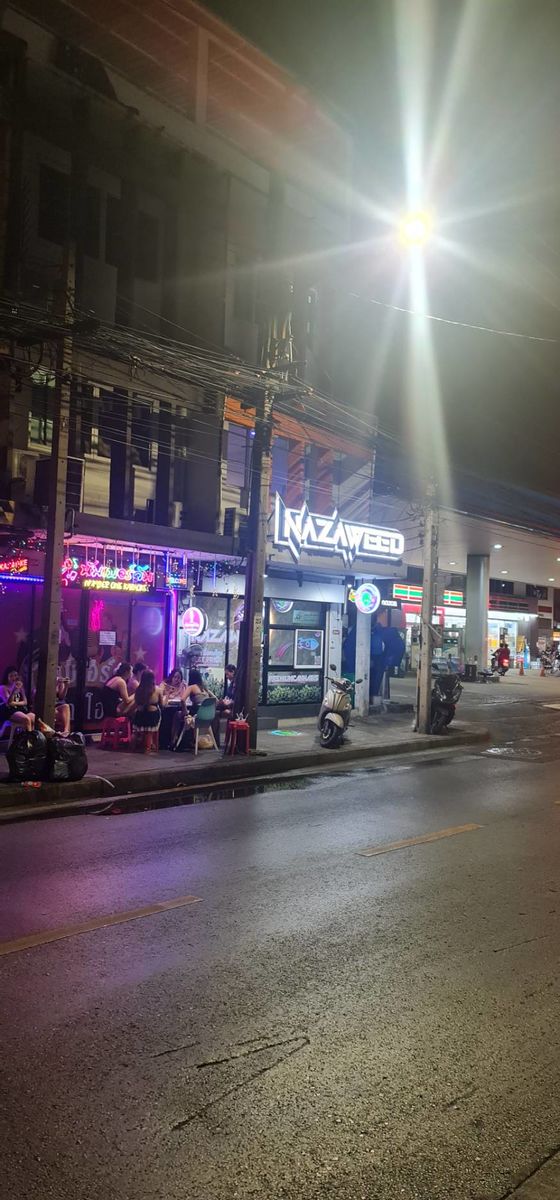 ขายตึกแถว 1คูหา อยู่ข้างปั๊มปตทปากซอยอินทมระ 44  ราคาดีทำเลดี๊ดี  ติดต่อผึ้งรติ line/tel 0619419639