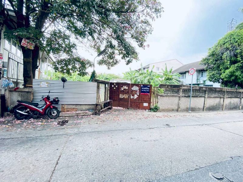 ขายที่ดินเปล่า ถมแล้ว ทำเลดี ซอยอินทามระ 41 (ดินแดง) #ราคาดีทำเลดีมากติดต่อผึ้งรติ0619419639 