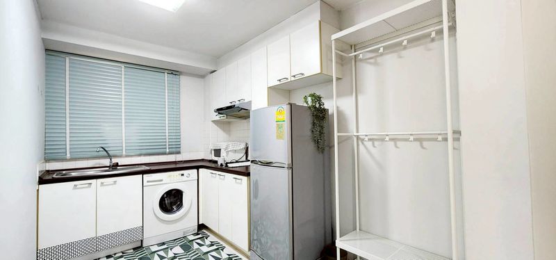 ขายคอนโด 49 PLUS ใกล้รถไฟฟ้า BTS ทองหล่อ ราคาดีทำเลดีมาก ติดต่อ ผึ้งรติ 0619419639