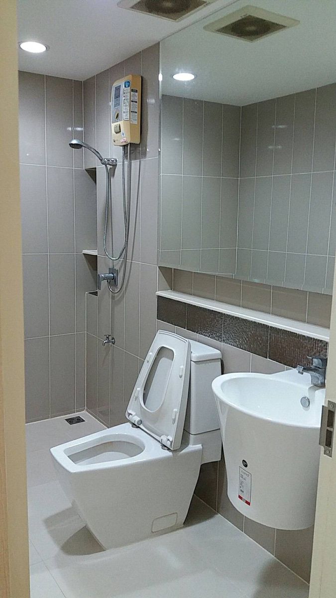 ขายทาวน์โฮม3ชั้น บ้านกลางเมือง หมู่บ้านติดถนน ใกล้เซ็นทรัลอีสต์วิวล์ ราคาดีทำเลดีมาก ติดต่อผึ้งรติ 0619419639