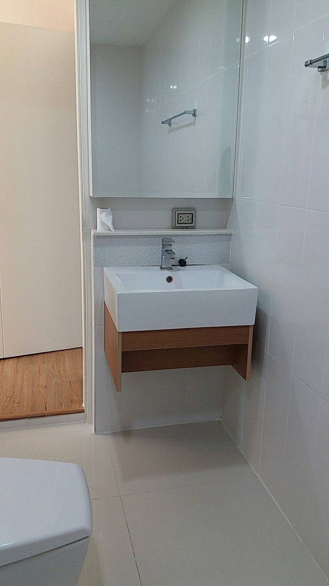 ขายทาวน์โฮม3ชั้น บ้านกลางเมือง หมู่บ้านติดถนน ใกล้เซ็นทรัลอีสต์วิวล์ ราคาดีทำเลดีมาก ติดต่อผึ้งรติ 0619419639