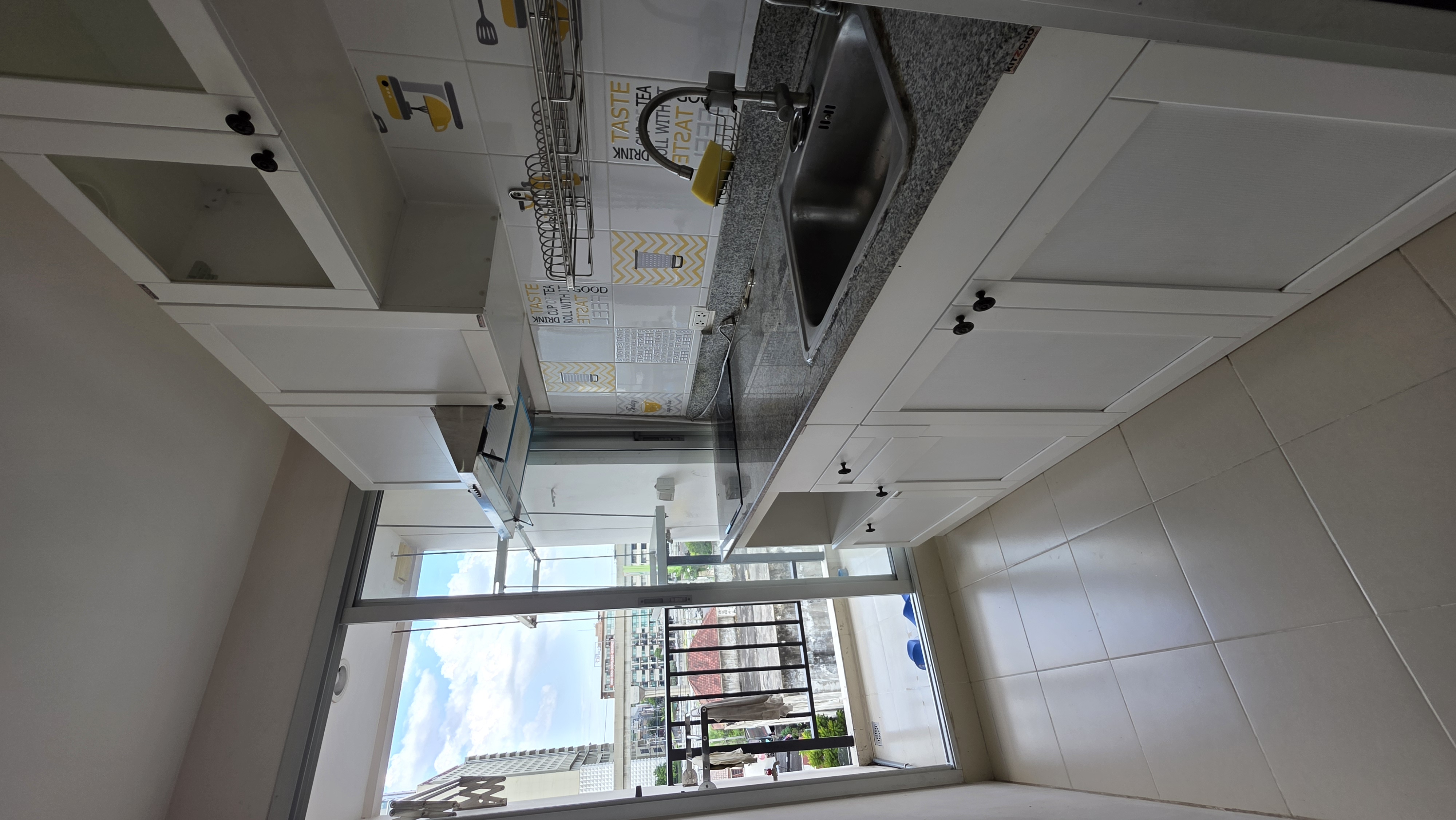 ขายขาดทุน! คอนโด เอพลัส 2 รัตนาธิเบศร์ ชั้น 6 ทำเลดี ใกล้ MRT บางกระสอ เพียง 200 เมตร