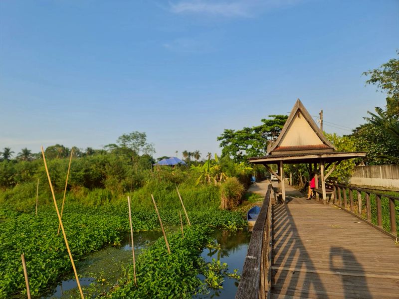 ขายที่ดินเปล่า ตืดแม่น้ำท่าจีน ตรงสุดหมู่บ้านกฤษดานคร 27 มารีน่า หอมเกร็ด สามพราน นครปฐม ราคาดีทำเลดีมาก ติดต่อผึ้งรติ 0619419639