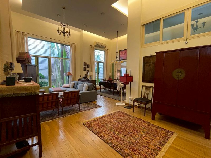 ขายบ้านเดี่ยวชั้นเดียว ใจกลางเมือง ติดถนนพระราม6 ประดิพัทธ์ซอย 5 มีสระว่ายน้ำบ้าน ราคาดีทำเลดี ติดต่อผึ้งรติ0619419639 