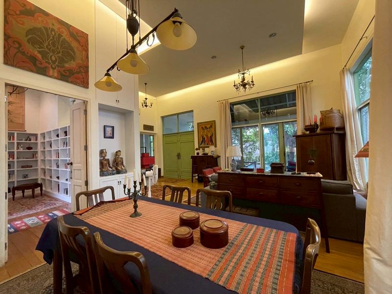 ขายบ้านเดี่ยวชั้นเดียว ใจกลางเมือง ติดถนนพระราม6 ประดิพัทธ์ซอย 5 มีสระว่ายน้ำบ้าน ราคาดีทำเลดี ติดต่อผึ้งรติ0619419639 