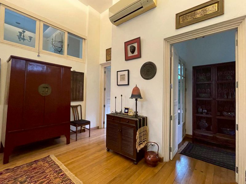 ขายบ้านเดี่ยวชั้นเดียว ใจกลางเมือง ติดถนนพระราม6 ประดิพัทธ์ซอย 5 มีสระว่ายน้ำบ้าน ราคาดีทำเลดี ติดต่อผึ้งรติ0619419639 