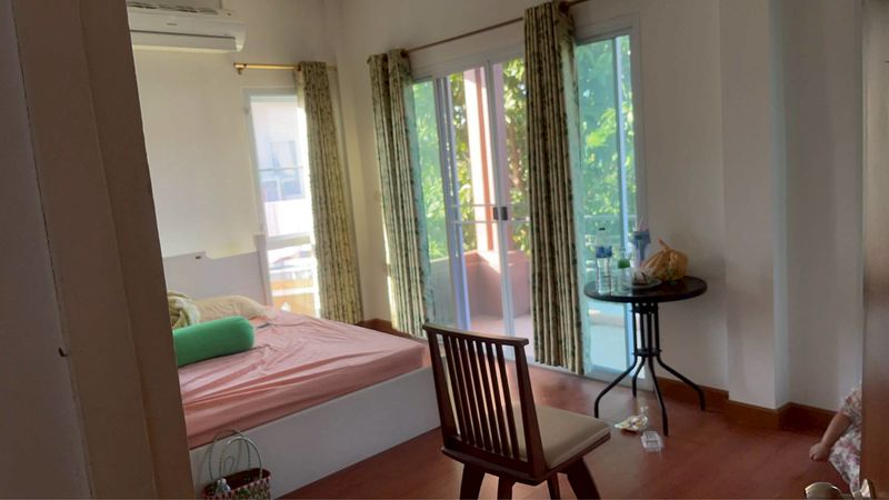 ขายบ้านเดี่ยว 2 ชั้น ทำเลดี 87 ตรวา หมู่บ้านลดาวัลย์ ราคาดีทำเลดีมาก ติดต่อผึ้งรติ 0619419639 