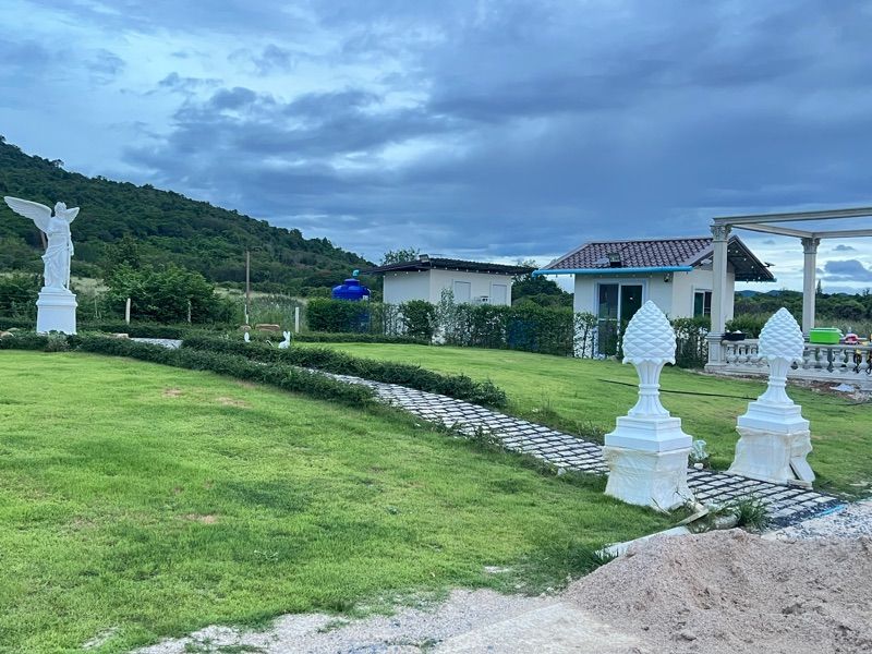 ขายที่ดินพร้อมสิ่งปลูกสร้าง ทำเลดี วิวภูเขา แก่งกระจาน จังหวัดเพชรบุรี