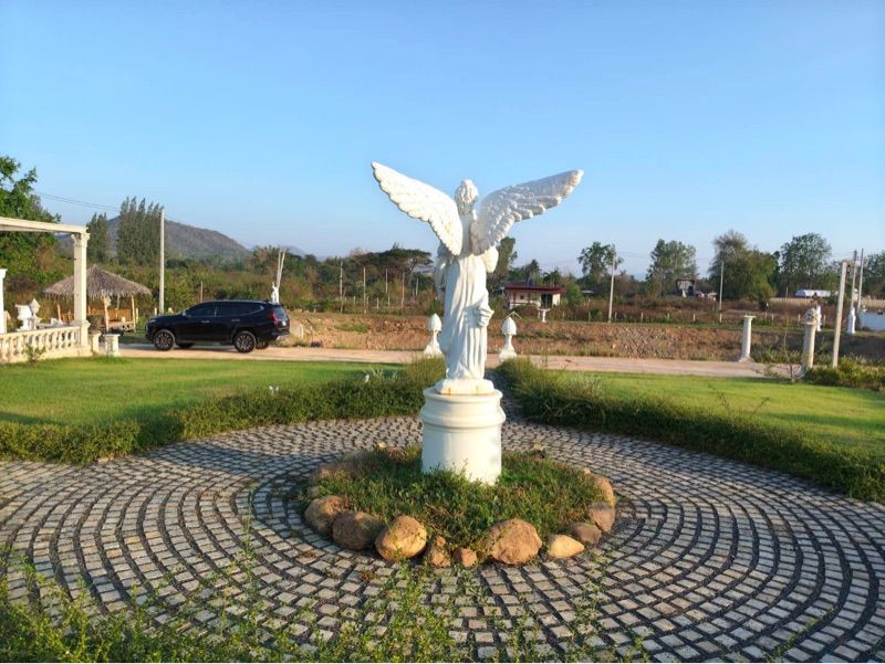 ขายที่ดินพร้อมสิ่งปลูกสร้าง ทำเลดี วิวภูเขา แก่งกระจาน จังหวัดเพชรบุรี