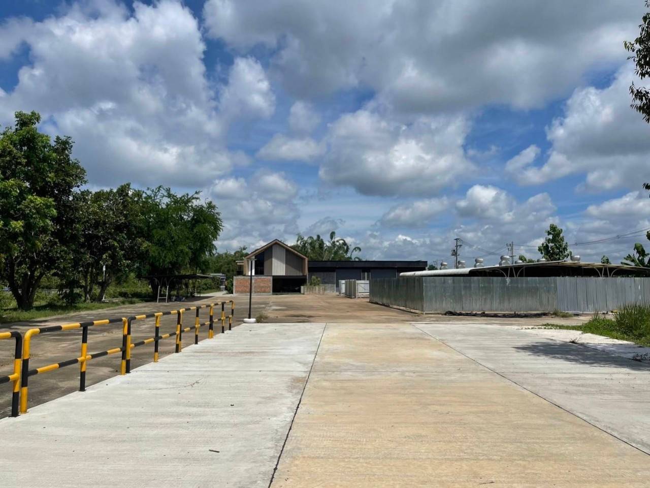 ขายที่ดินพร้อมสิ่งปลูกสร้าง ทำเลดี อำเภอป่าขาง จังหวัดลำพูน