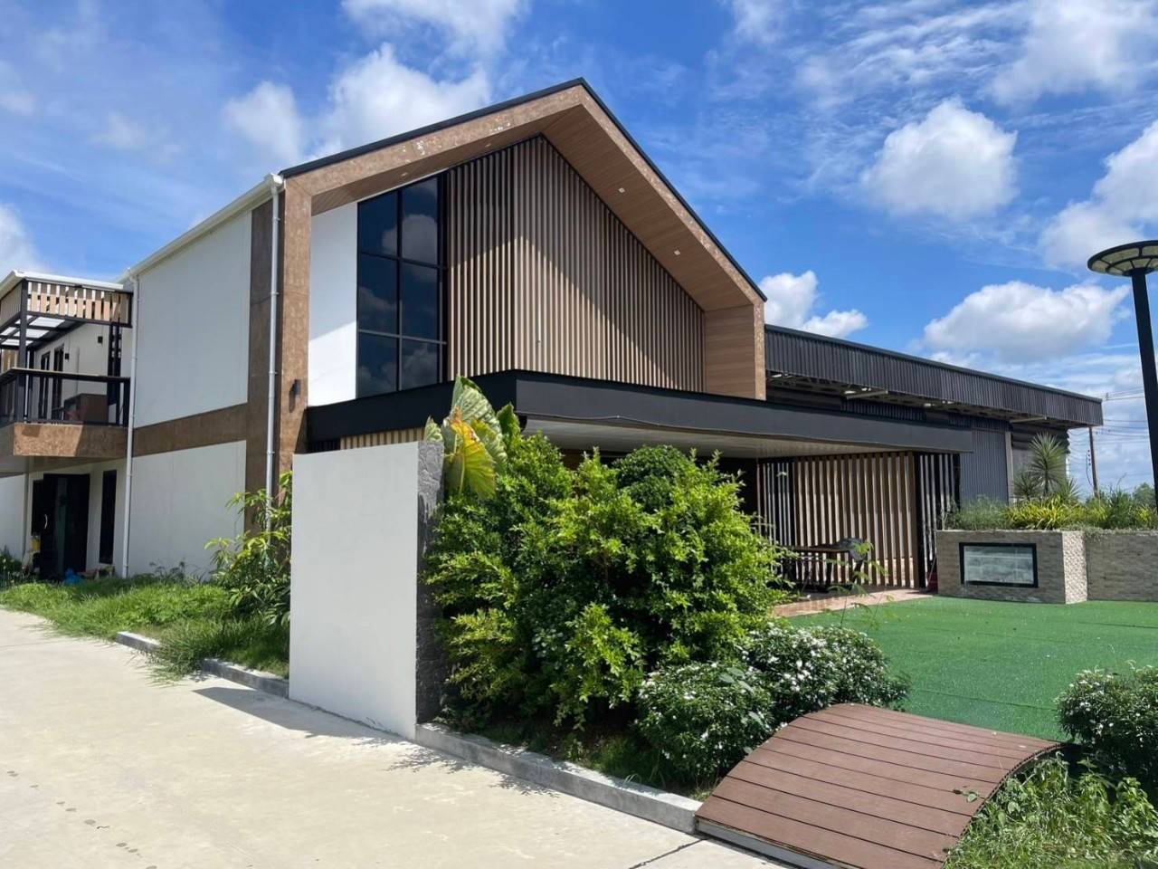 ขายที่ดินพร้อมสิ่งปลูกสร้าง ทำเลดี อำเภอป่าขาง จังหวัดลำพูน