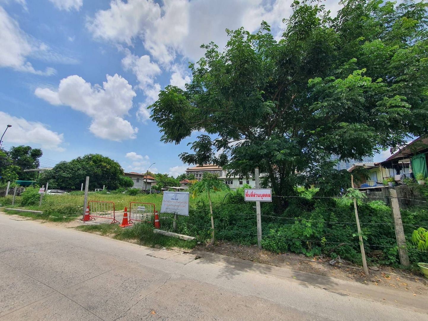 ให้เช่าที่ดินเปล่า ทำเลดี แปลงมุม ใจกลางชุมชนซอยกรุงเทพนนท์ 13 (ซอยทับทิม)  จ.นนทบุรี